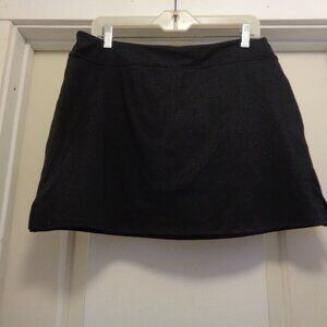 TRANQUILITY SWEET BLACK MINI SKORT L